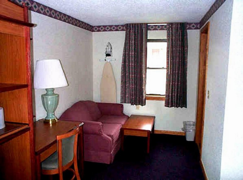 Wesley Inn And Suites Image 7